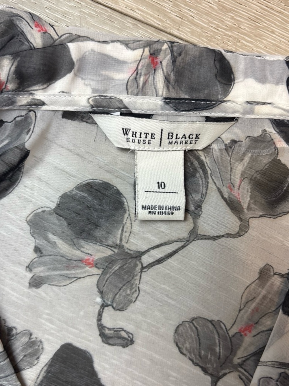 White House Black Market Floral Ruffle Pleated Chiffon Blouse w/ Liner - Size 10 - Picture 4 of 5